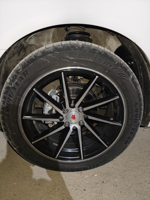 Vossen R17 Universal diska sotiladi.