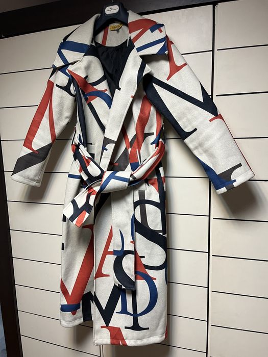 Два броя дамско палто