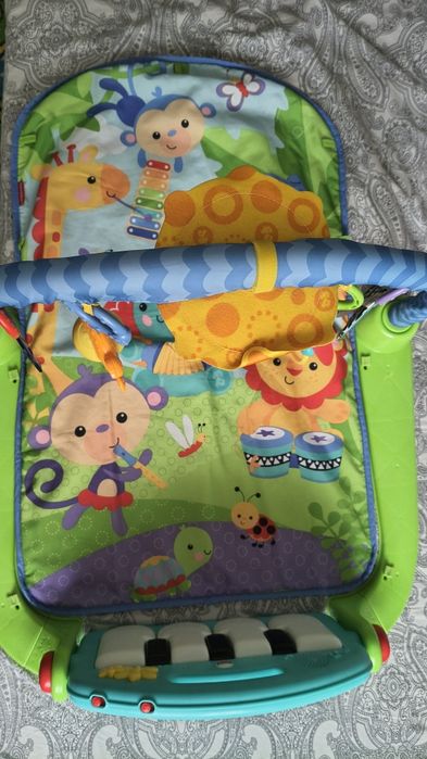 Vând salteluță de activități Fisher price cu clape sonore, muzica