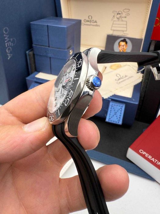 Часовници Omega seamaster Diver 300m сребристо/бяло