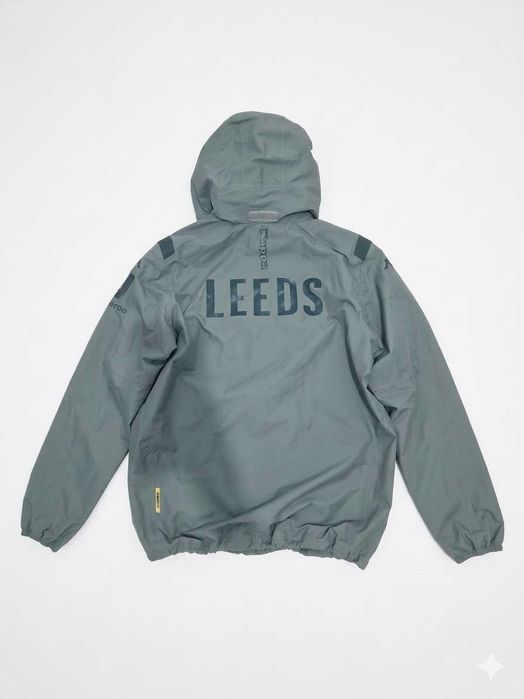 Leeds United geacă antrenament/ploaie