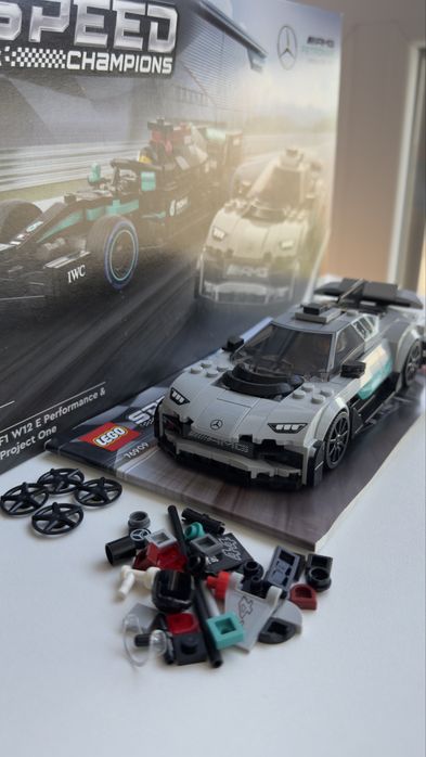 СРОЧНО ПРОДАЮ LEGO Speed Champions оригинал