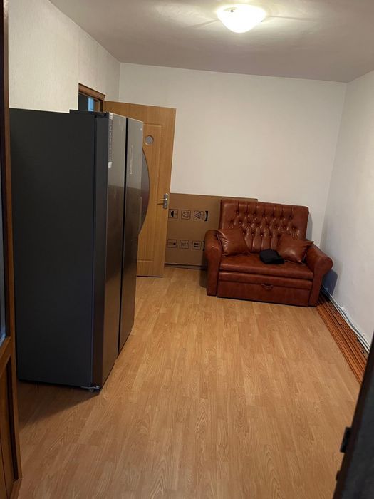 Vand apartament 3 camere