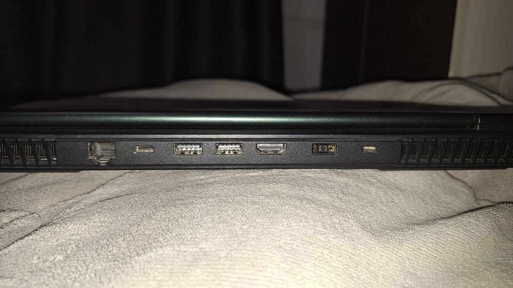 Laptop Lenovo Gaming 15.6" FHD 144Hz AMD Ryzen 7 4800H GTX 1650Ti 4GB