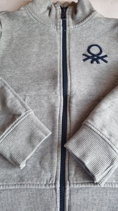 Сив суитшърт Benetton, размер 120 см. (6-7 г.)