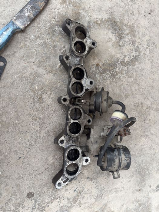 Продам  запчасти карина е