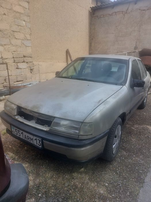 Opel Vectra 1990г