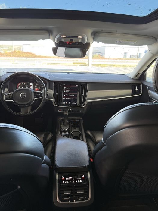 Volvo S90 T5 Momentum