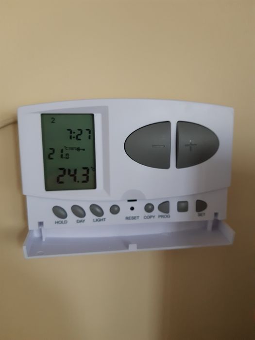 Termostat programabil cu Fir