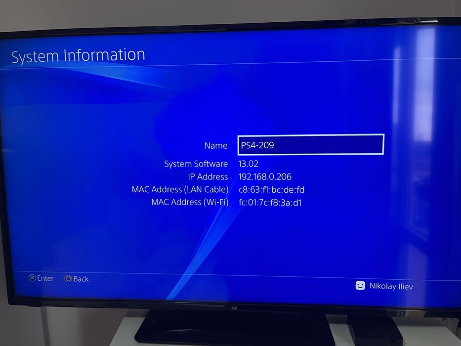 PS4 Pro 1TB комплект + 2 джойстика + стойка и охлаждаща станция.