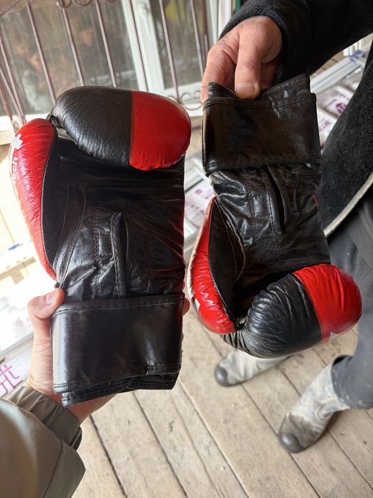 Груша с креплением и перчатки