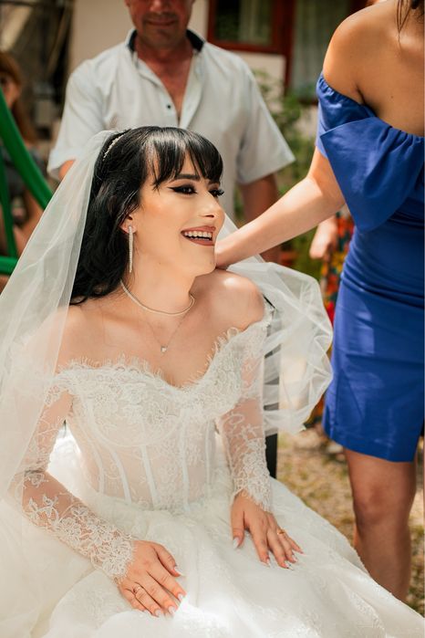 Vând rochie de mireasă elegantă, într-o stare impecabilă.