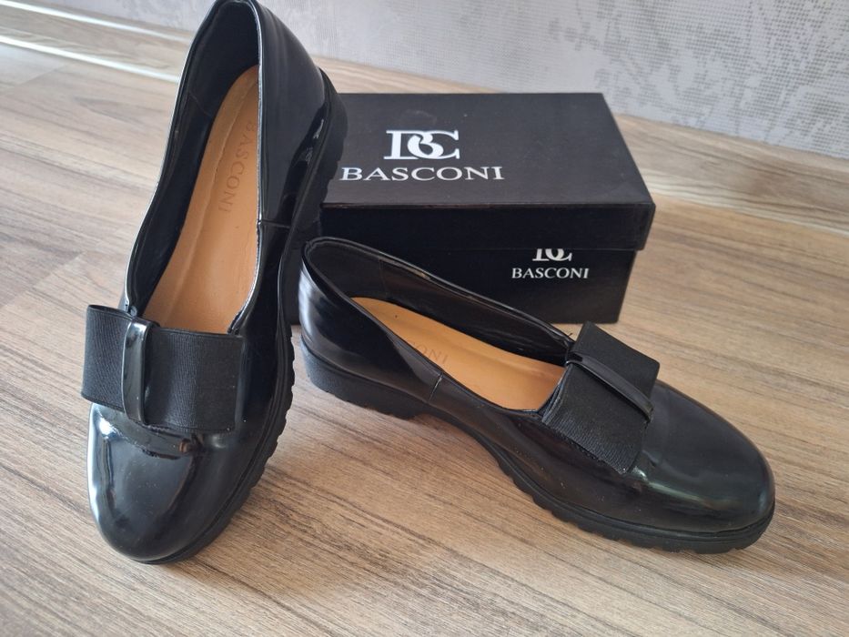 Продам женскую обувь