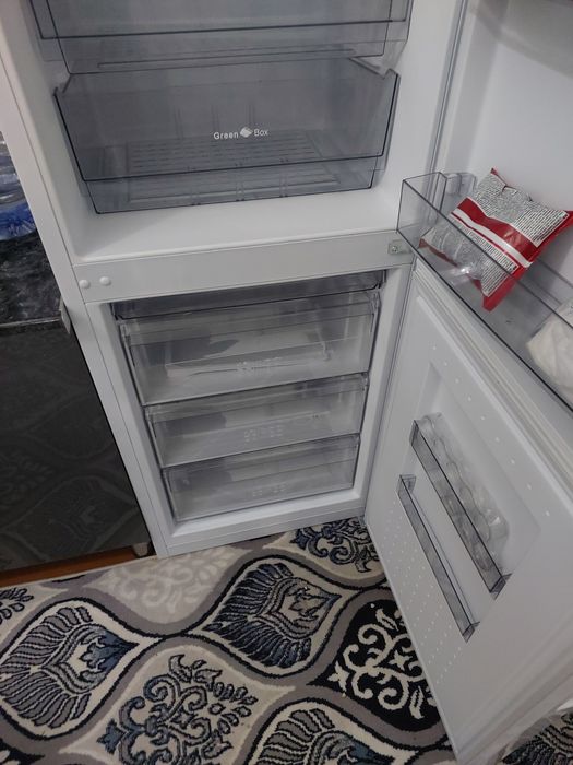 Atlant xolodilnik sotiladi