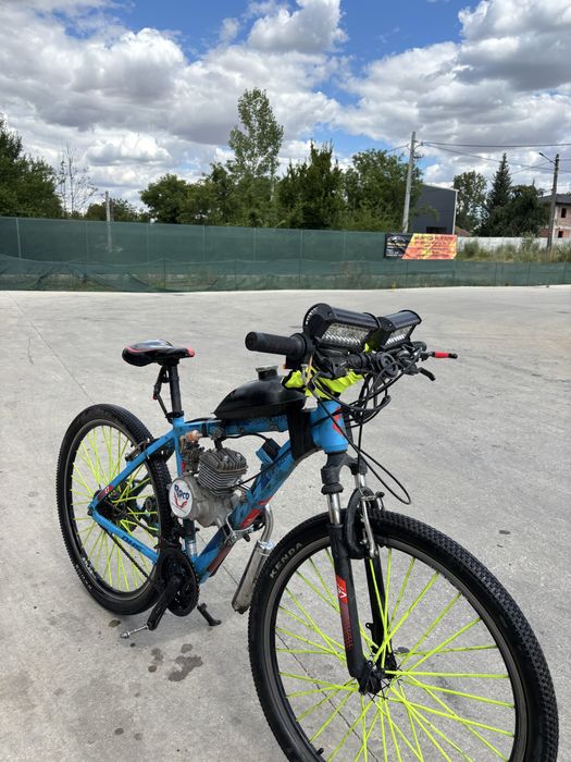 Vand bicicleta cu motor 80 cc 2 timpi