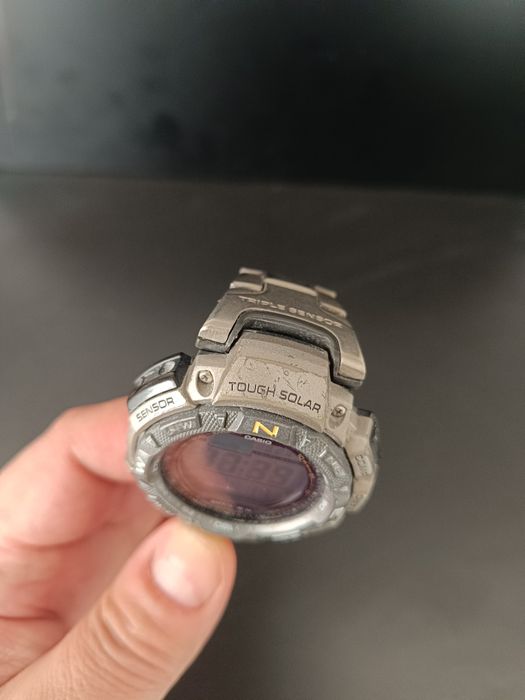 Часовник Casio Pro Trek PRG-240T