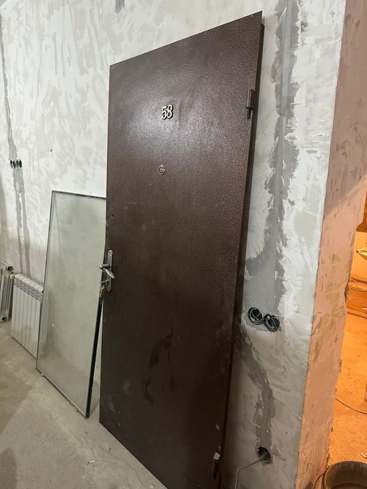 Дверь от квартиры