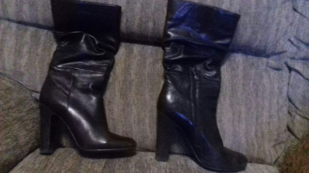 Коженные сапожки 37 размер