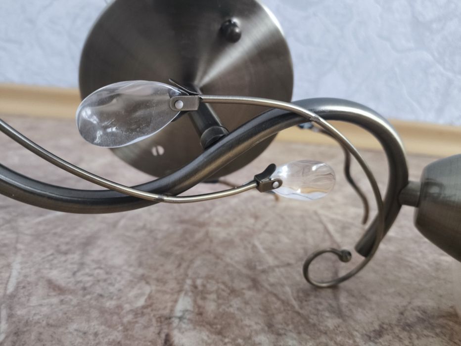 Люстра, в хорошем состоянии