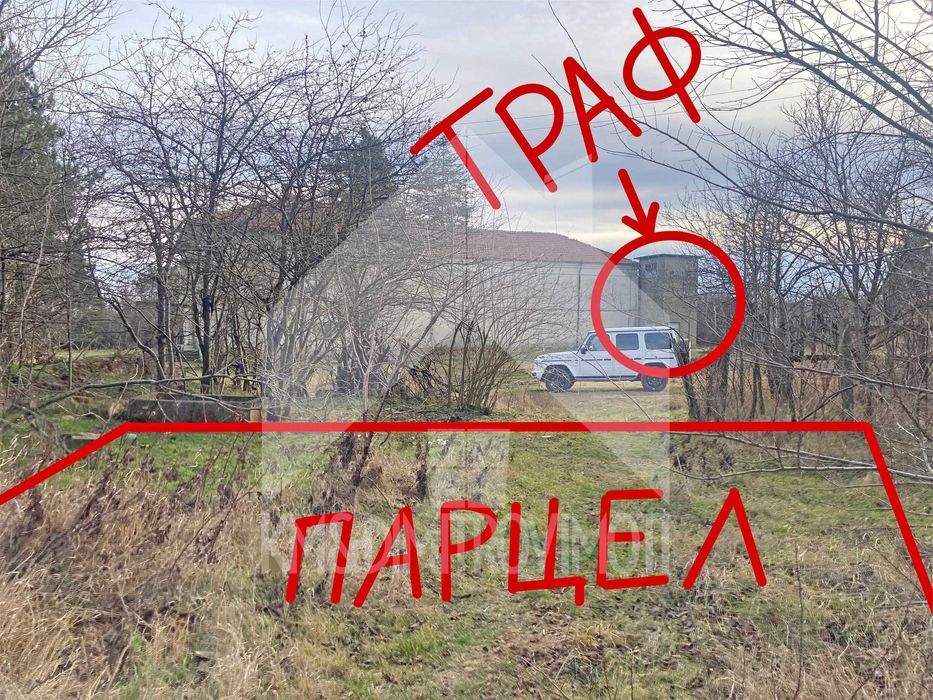 Продава парцел 1,5 ДКА подходящ за фотоволтаична централа. Обл. Шумен