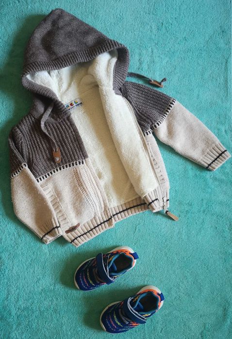 Тёплая кофточка на 2 года.