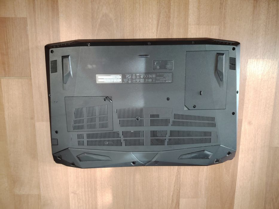 Vând Acer nitro 5 AN515 -52  16 GB RAM