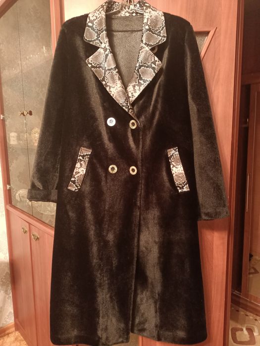 Продам верхние одежды