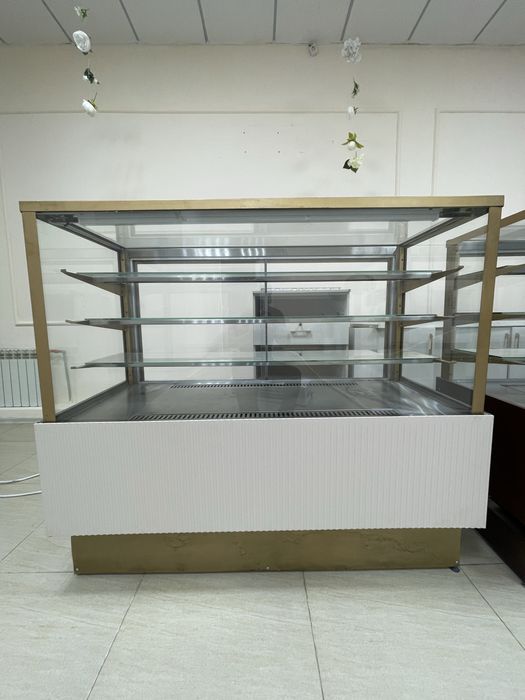 Витринный холодильник