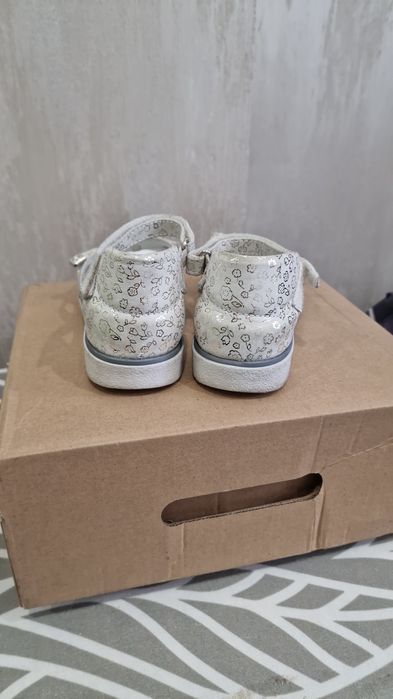 Продам кожаные сандали