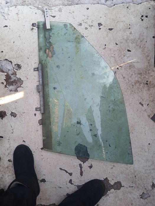 Стекло двери Фольксваген ПасатВ3