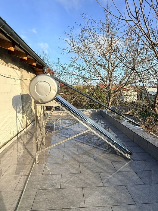 Panou solar apa calda vara / iarnă presurizat 100L Inox, 10 tuburi Heat Pipe, panou solar apa calda cu presiune boiler cu rezistență electrică