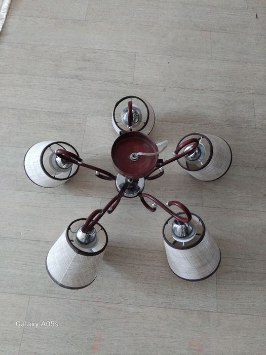 Продам люстру за 5000