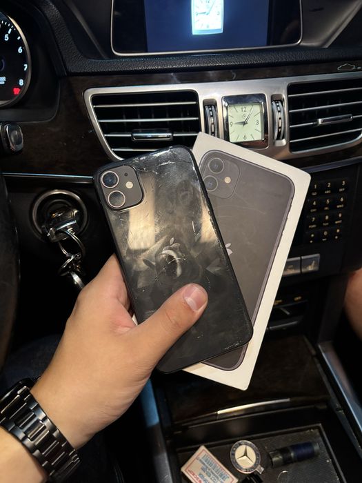 Продам iPhone 11 64GB