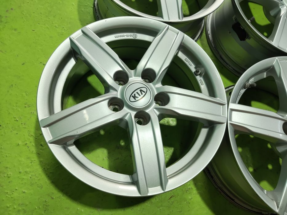 16 5x114.3 Kia Hyundai лети джанти 5х114.3