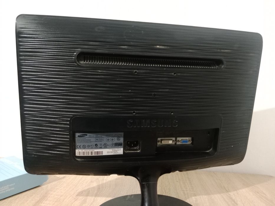 Монитор Самсунг B2030