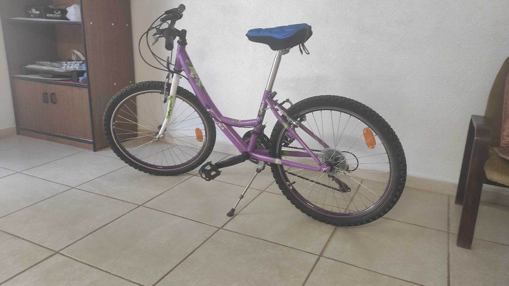 Велосипед юношески неизползвано.