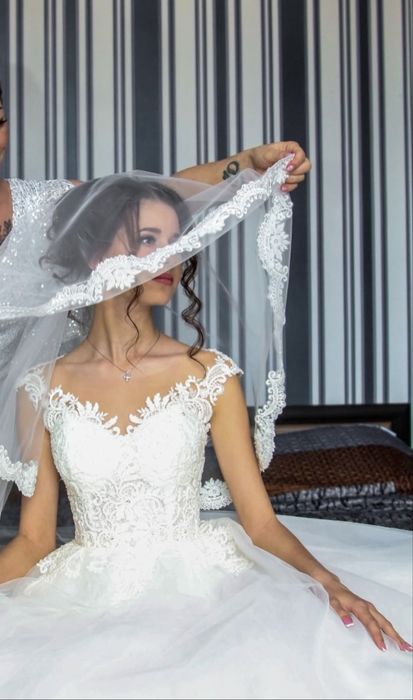 Свадебное платье (б/у)