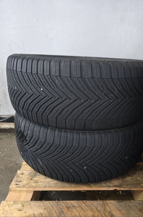 Vând 2 anvelope allSeason 245/45 R20 Michelin Crossclimate  2