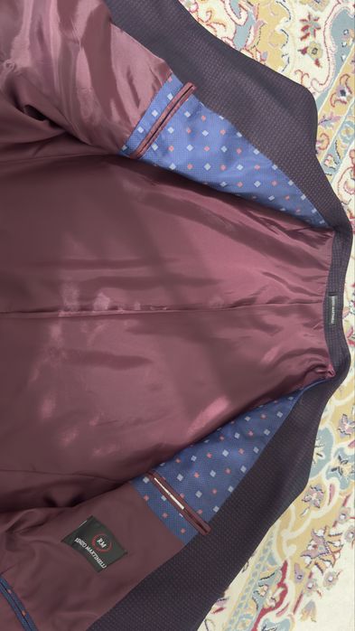 Продаю мужской костюм