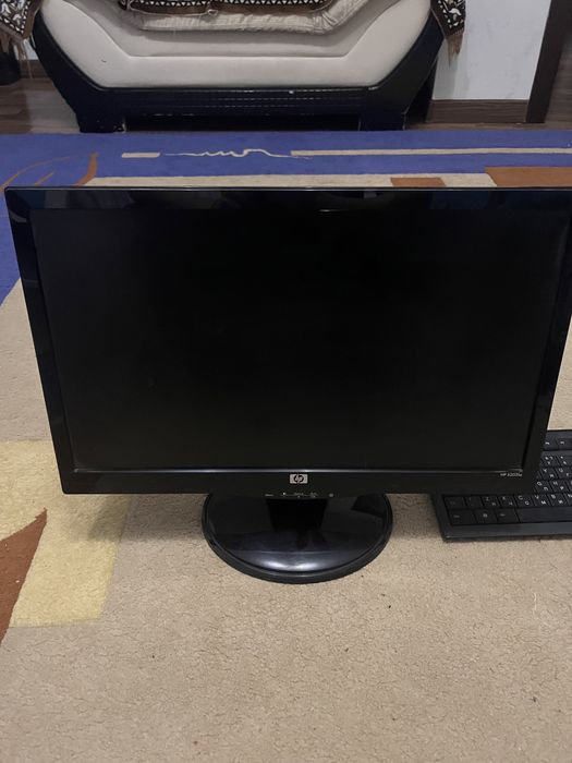 Монитор и клавиатура