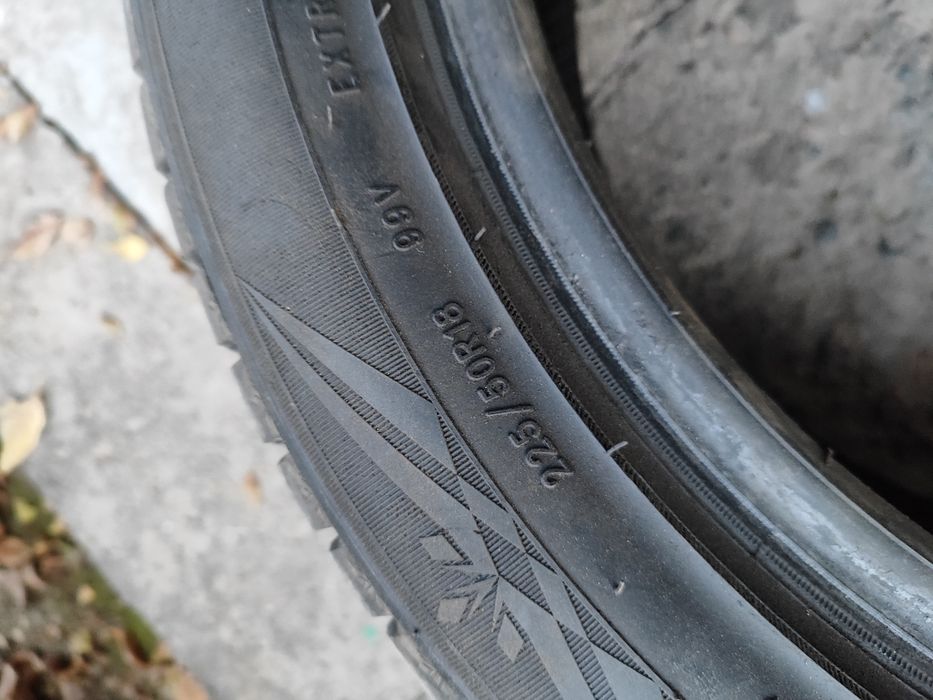 Продам зимние шины Triangle 225/50/R18