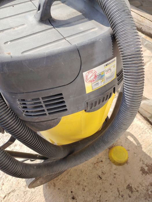 Aspirator karcher profesional