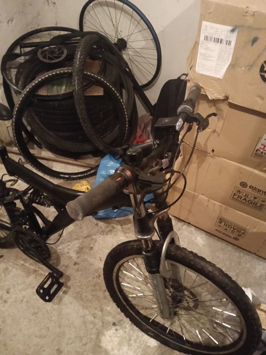 Vând bicicleta mountain bike