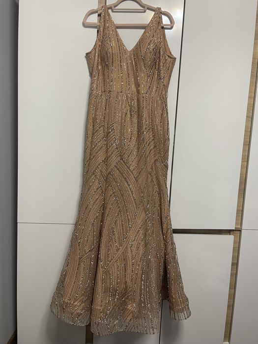 Официална рокляя