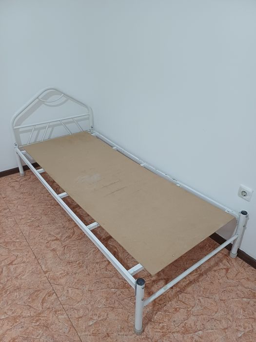 Продам кроват железны