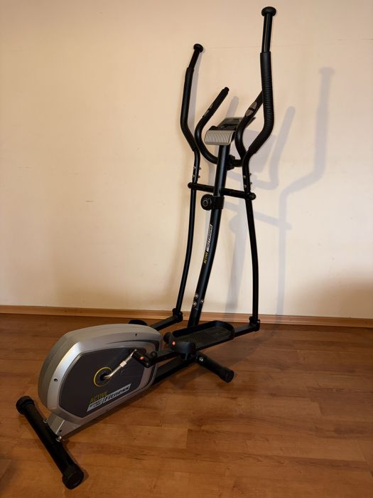 Продам эллептический тренажер