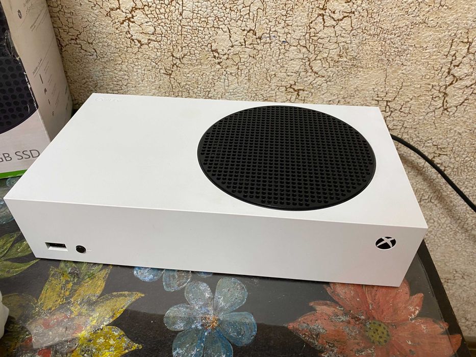 Приставка Xbox Series S 512gb