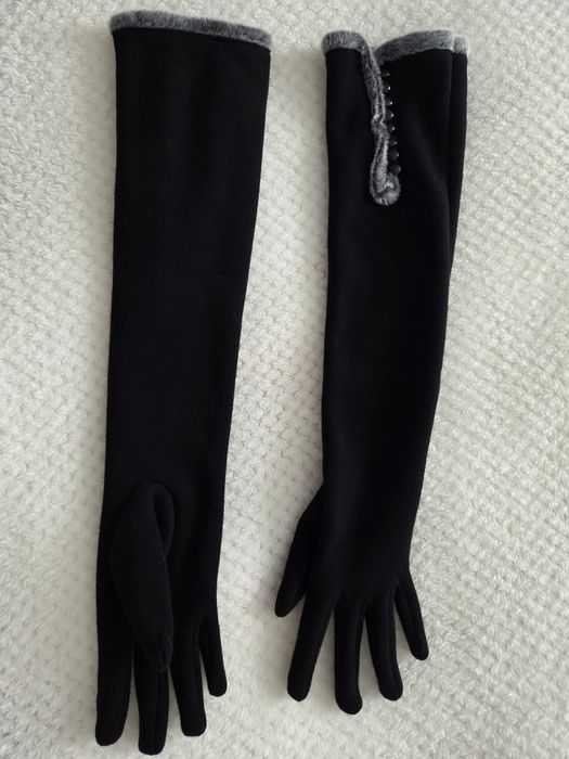 Продаю перчатки длинные,тканевые.