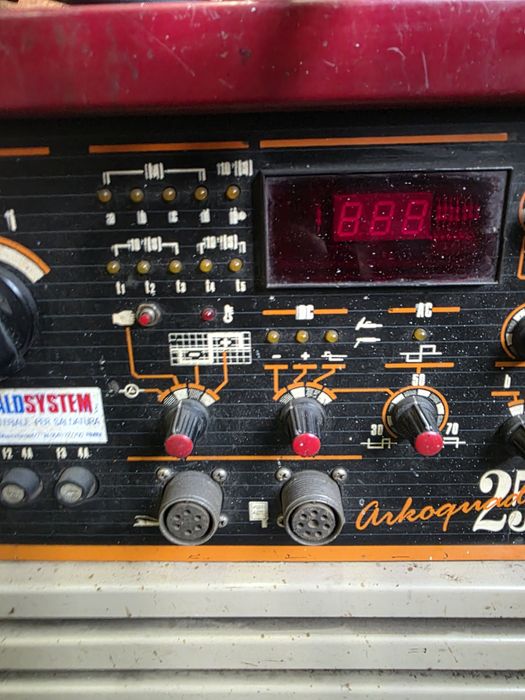 Заваръчен апарат професионален италиански в идеално състояние