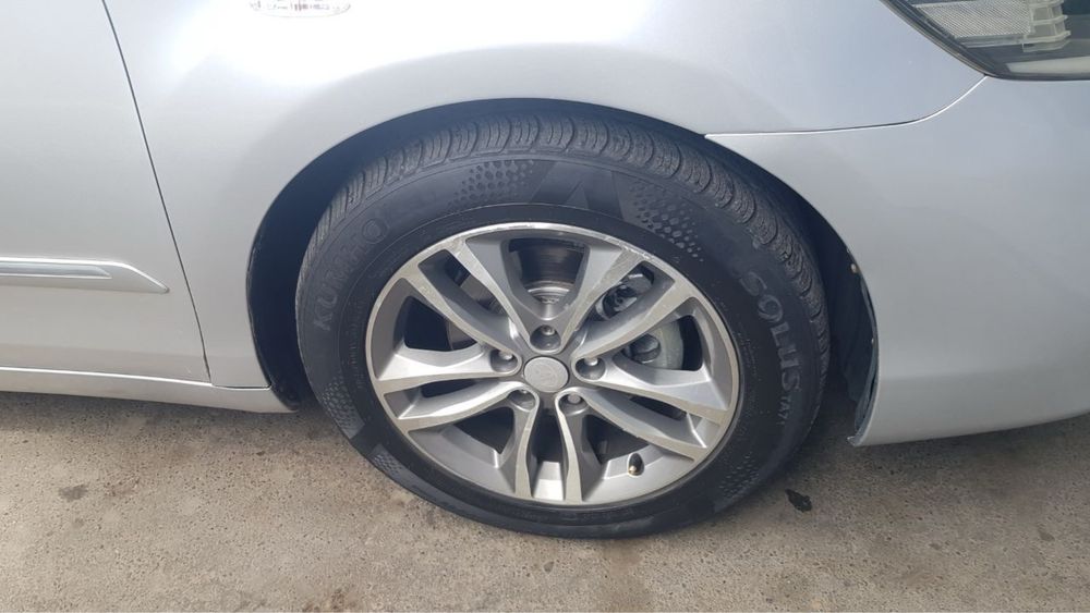 Toyota camry yili 2007 prapan gazlari bor